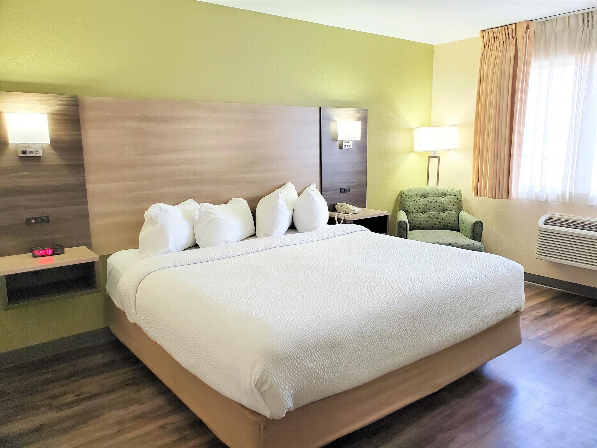Baymont By Wyndham Santa Fe Hotell Exteriör bild